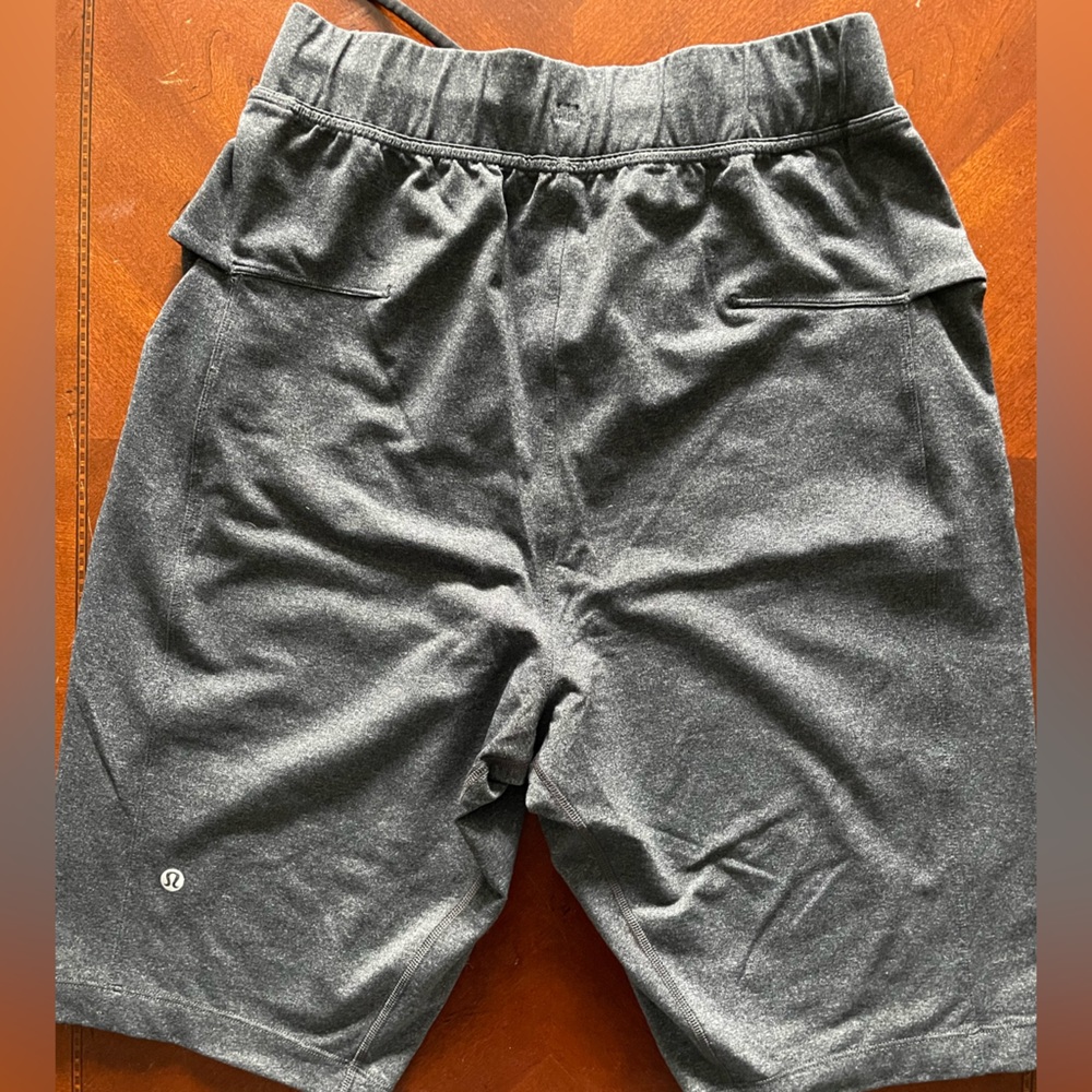 Men’s Lululemon Shorts - Picture 3 of 3